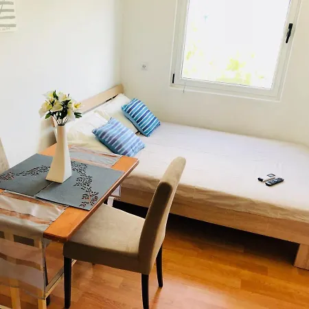 For Two With Private Bathroom Near Center فندق