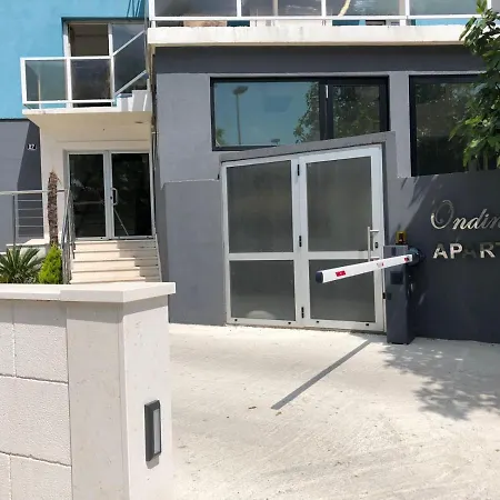 For Two With Private Bathroom Near Center فندق
