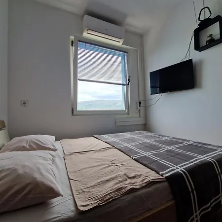 For Two With Private Bathroom Near Center فندق سبليت